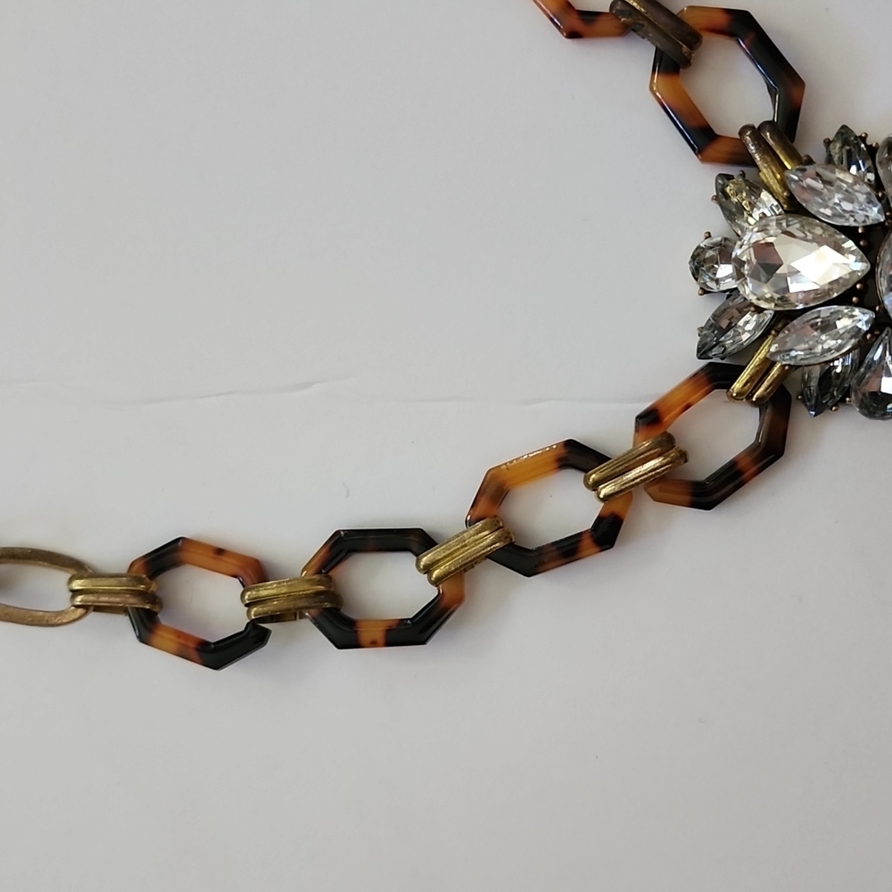 Statement Necklace Gold Tortoise Lucite Crystal Sparkle Pendant GUC - Picture 3 of 4